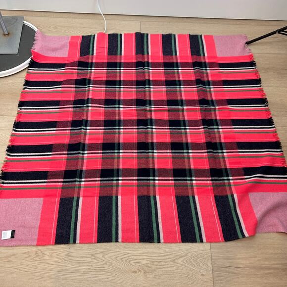 J.Crew Blanket Scarf Large Plaid. Made in Italy - Picture 6 of 7